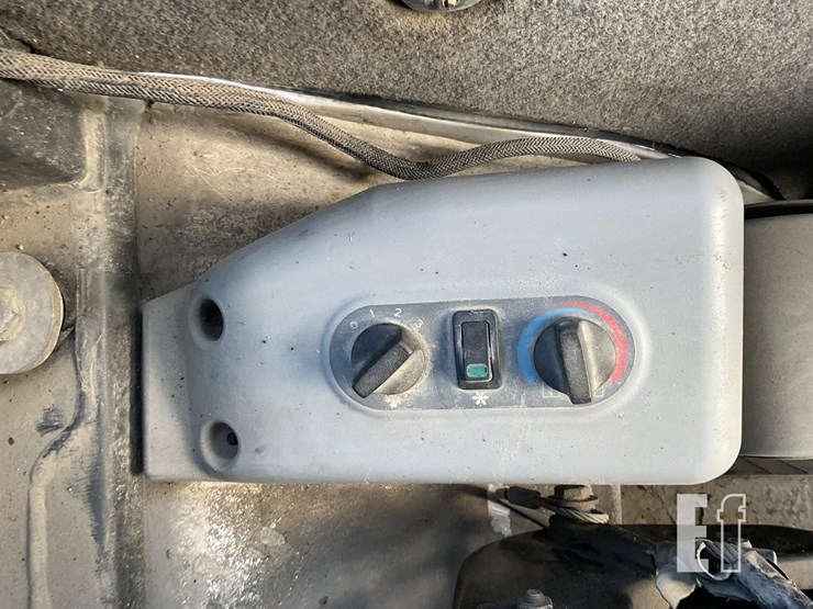 2008-bobcat-331-image-19