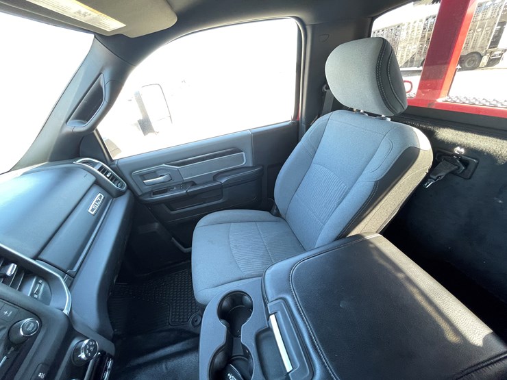 #3806-•-2021-dodge-ram-rollback-truck-(has-mn-title-in-delay,-may-take-6-8-weeks)-image-30