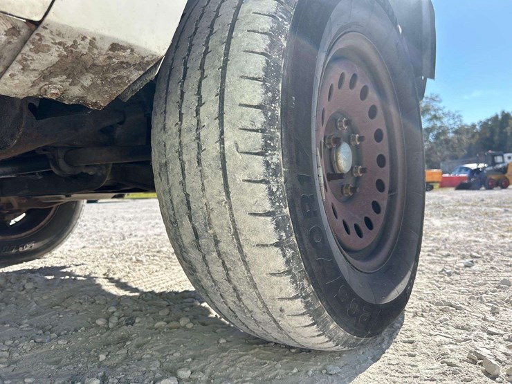 2012-chevrolet-silverado-1500-image-26