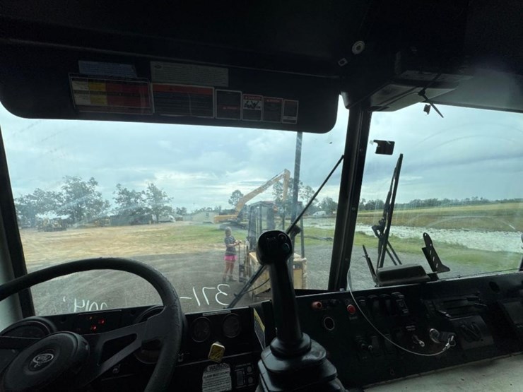 2014-mack-leu613-image-21