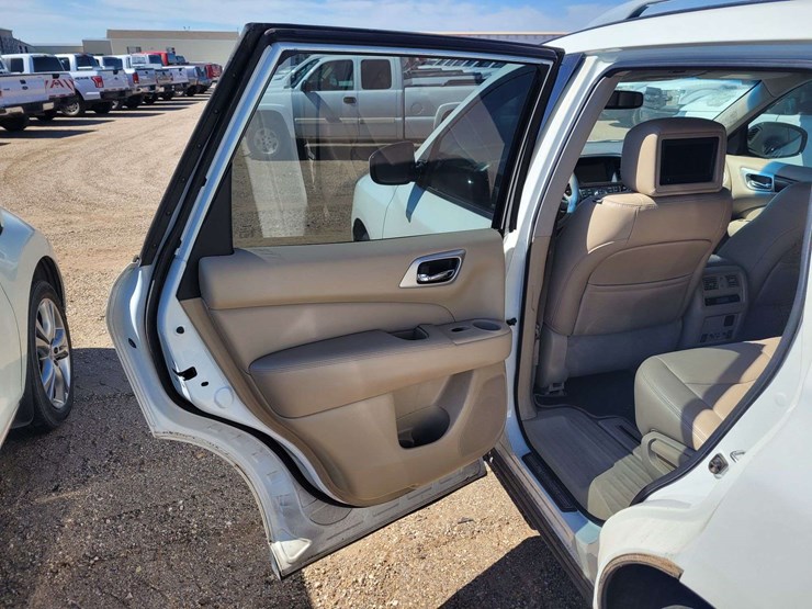 2014-nissan-pathfinder-image-6