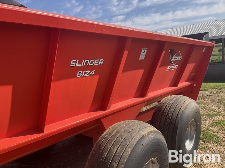 2012-kuhn-8124-slinger-manure-spreader-image-15