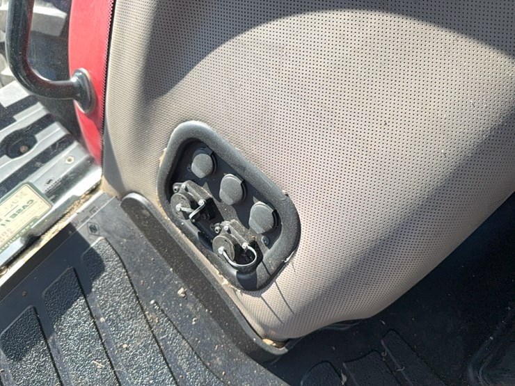 2017-case-ih-magnum-250-image-89