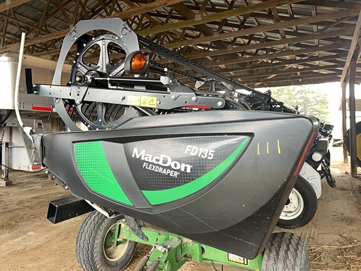 macdon-draper-head,-flex-135-image-1