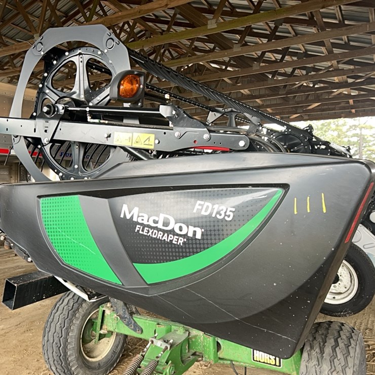 MACDON DRAPER HEAD, FLEX 135