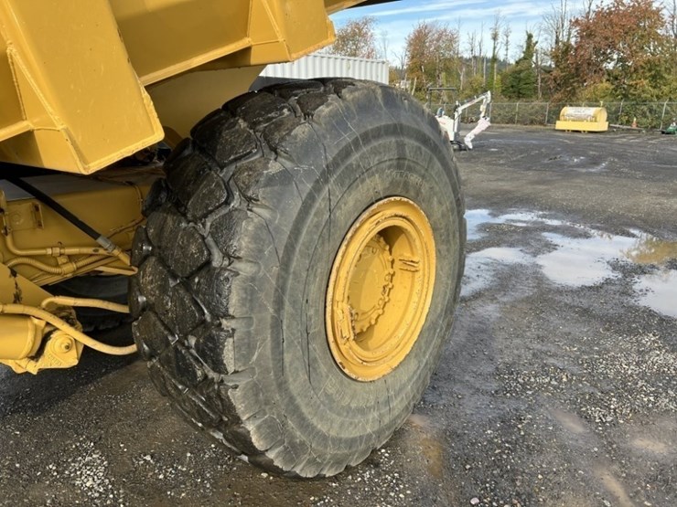 1995-caterpillar-d25d-image-11