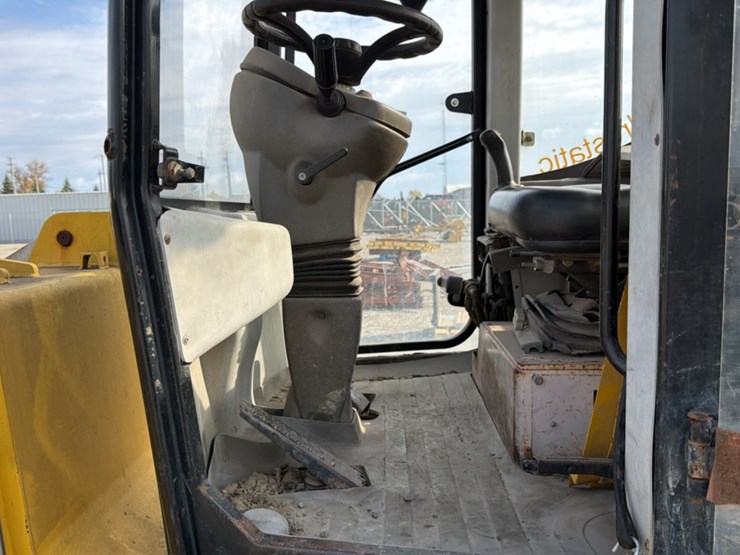 #1401-•-coyote-c14-4-compact-wheel-loader-image-11
