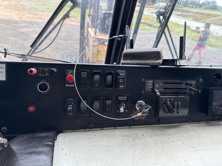 2014-mack-leu613-image-27