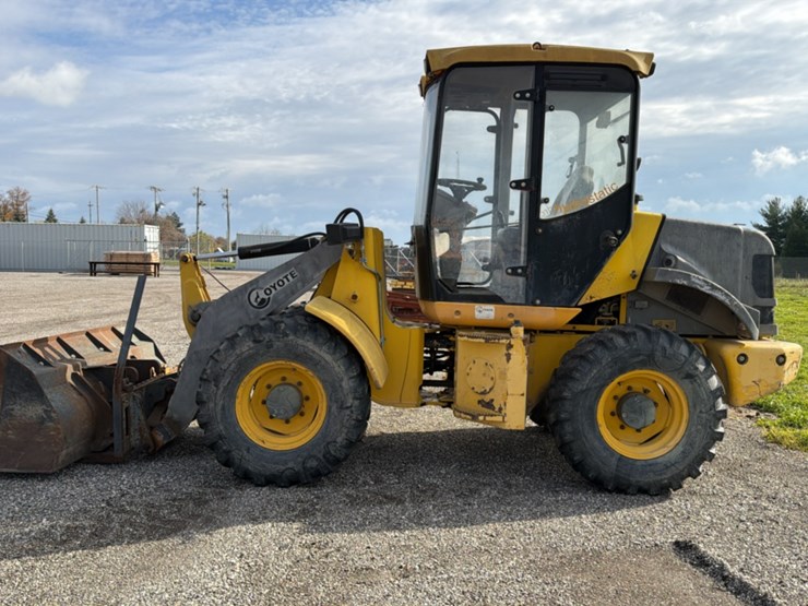 #1401-•-coyote-c14-4-compact-wheel-loader-image-2