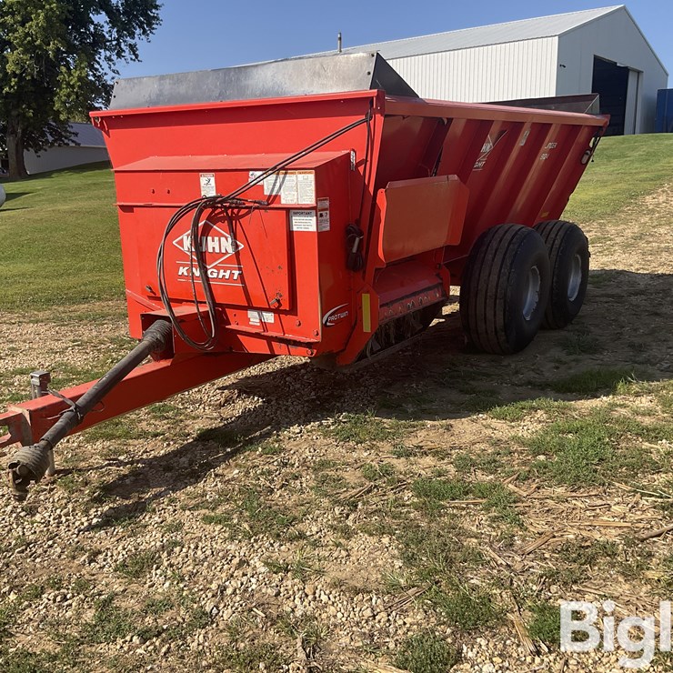 2012 KUHN 8124 Slinger Manure Spreader