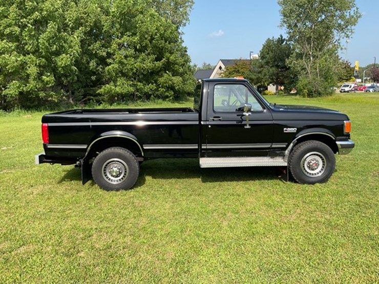 1988-ford-f250-xlt-lariat-image-4