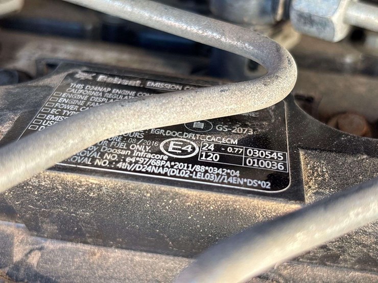 2017-bobcat-s650-image-16