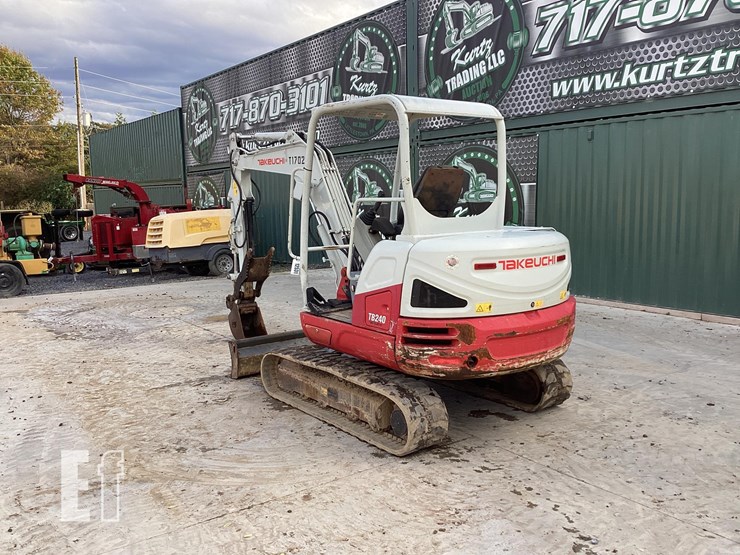 2018-takeuchi-tb240-image-2