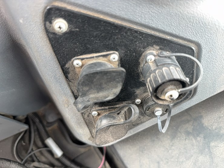 kubota-m7-172-premium-image-90