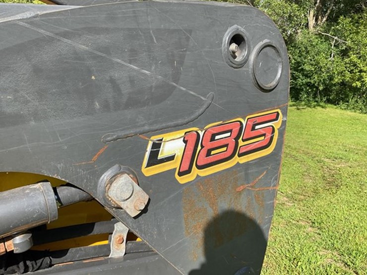 2007-new-holland-l185-image-9