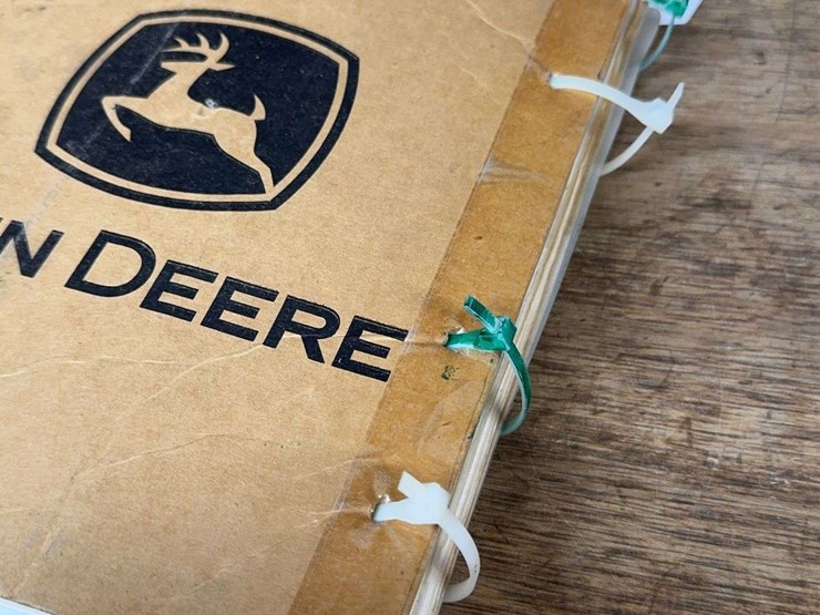 john-deere-318-image-8