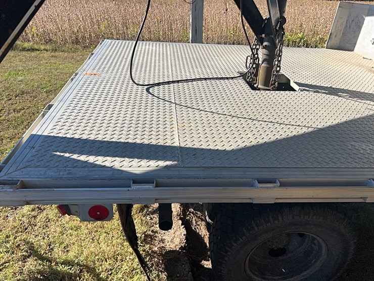 2001-ford-f350-image-16