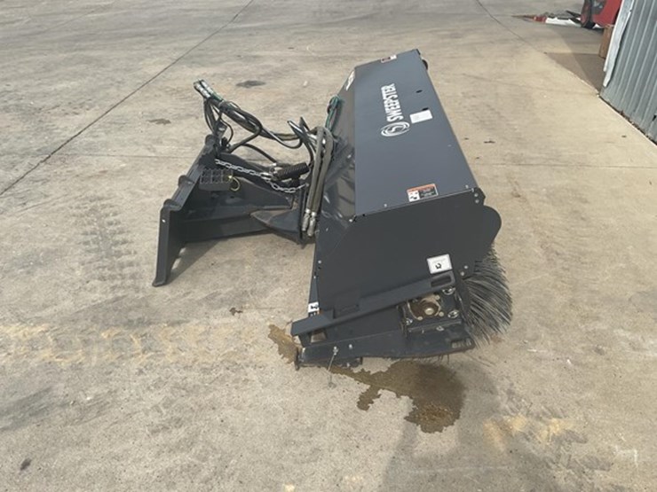 #82-•-2025-sweepster-md84-sweeper-image-8