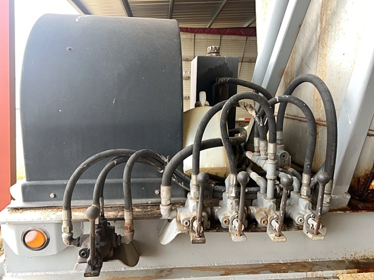 hays-4-bin-fertilizer-hopper-image-4