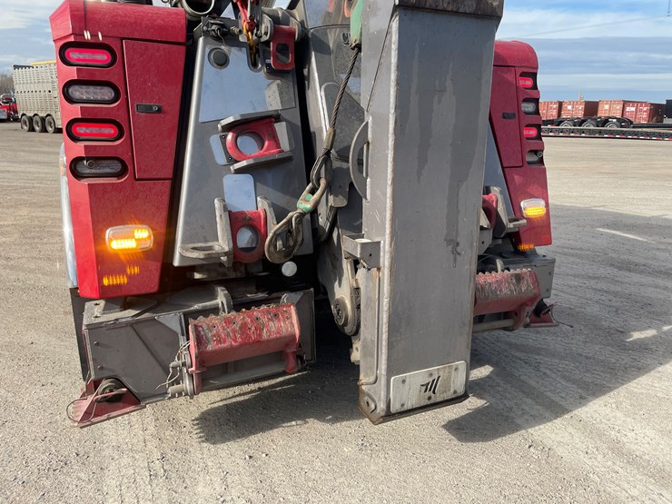 #3822-•-2019-peterbilt-heavy-rotator-truck-(has-mn-title-in-delay,-may-take-6-8-weeks)-image-29
