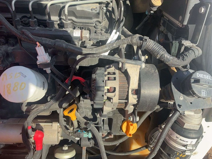 2019-bobcat-s570-image-24