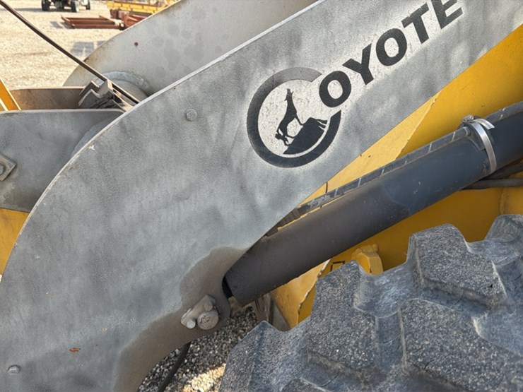 #1401-•-coyote-c14-4-compact-wheel-loader-image-26