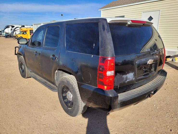 2010-chevrolet-tahoe-ls-image-4
