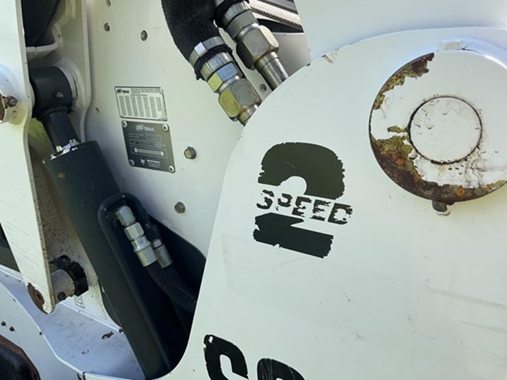 2003-bobcat-s300-image-12