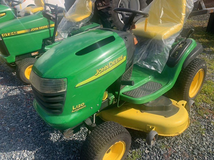 john-deere-l120-image-1