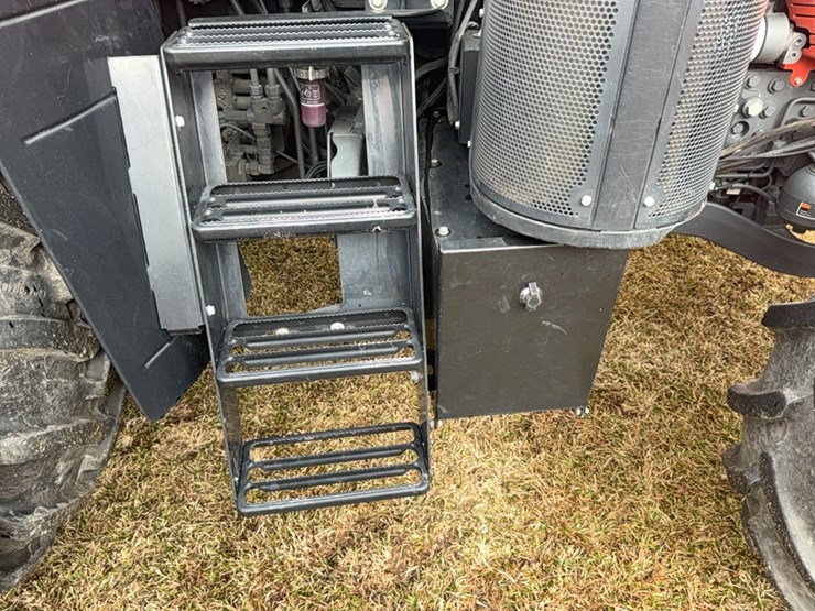 kubota-m7-172-premium-image-34