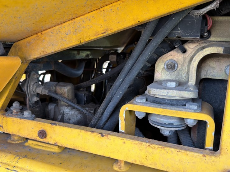 #1401-•-coyote-c14-4-compact-wheel-loader-image-18