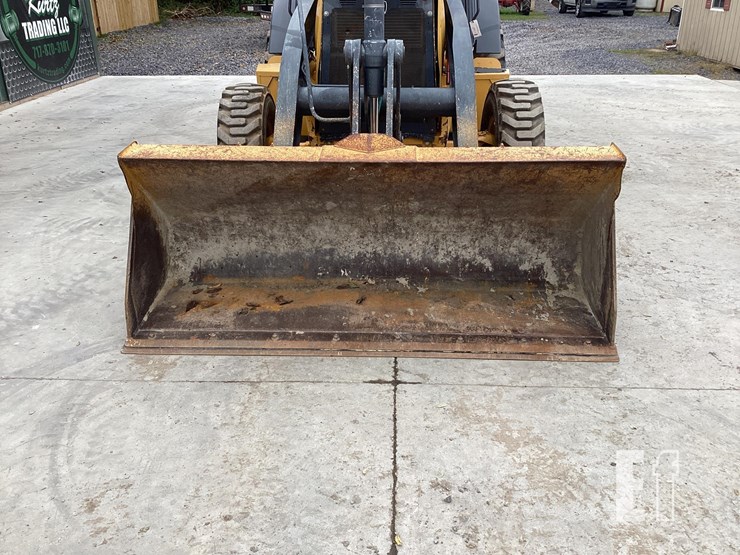 2017-deere-410l-image-9