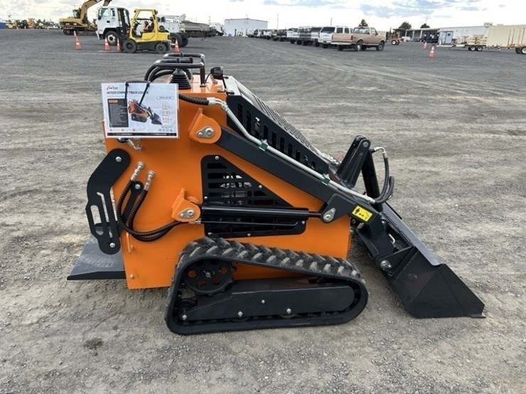 2025-arteer-qb-480-mini-compact-track-loader-image-6