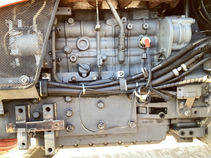 2012-kubota-m126x-image-9