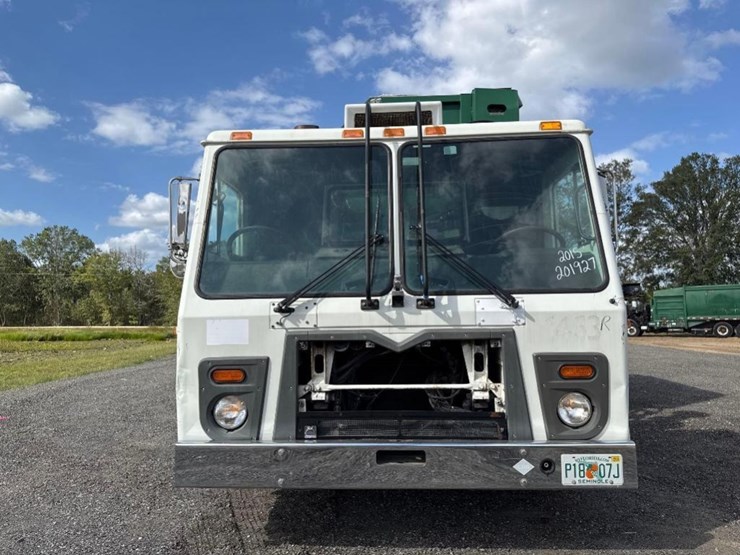 2015-mack-leu633-image-2