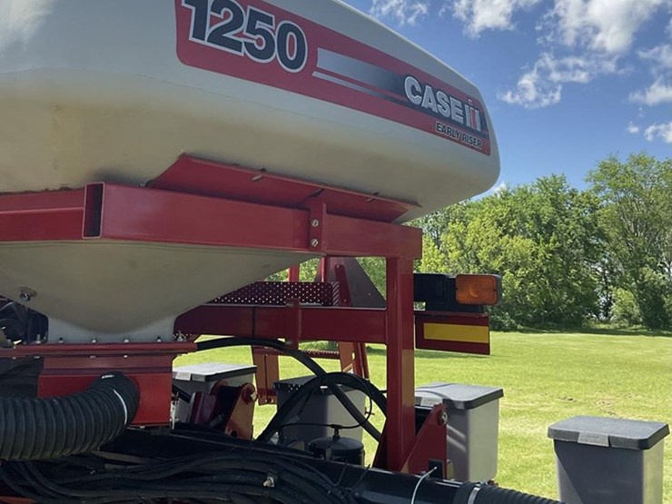 2011-case-ih-1250-image-12