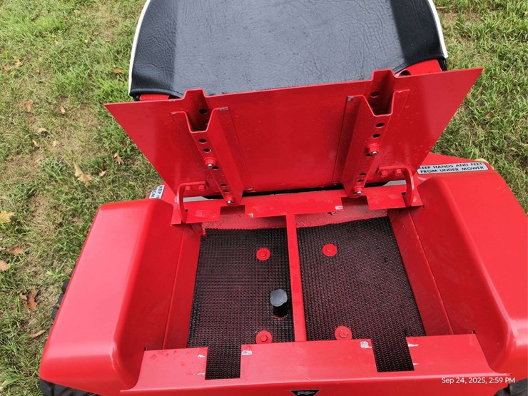 massey-ferguson-10-image-8