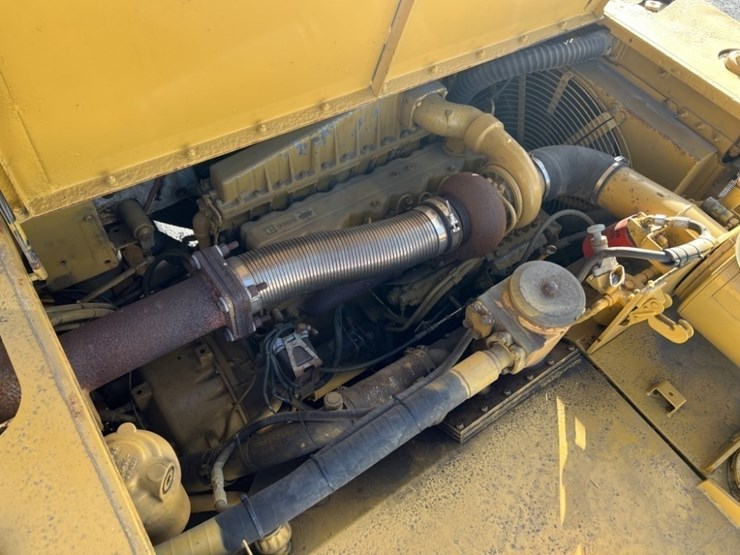 1990-caterpillar-d30d-image-15