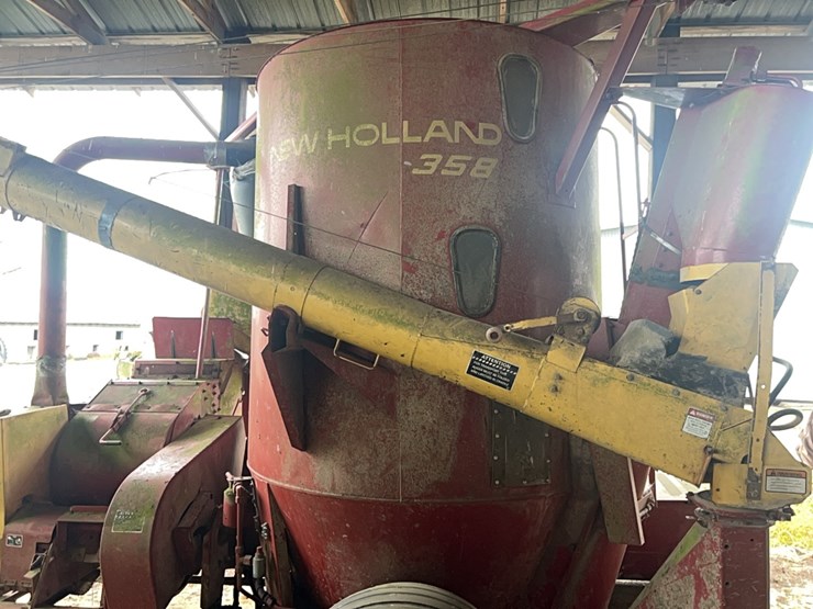 new-holland-358-image-8