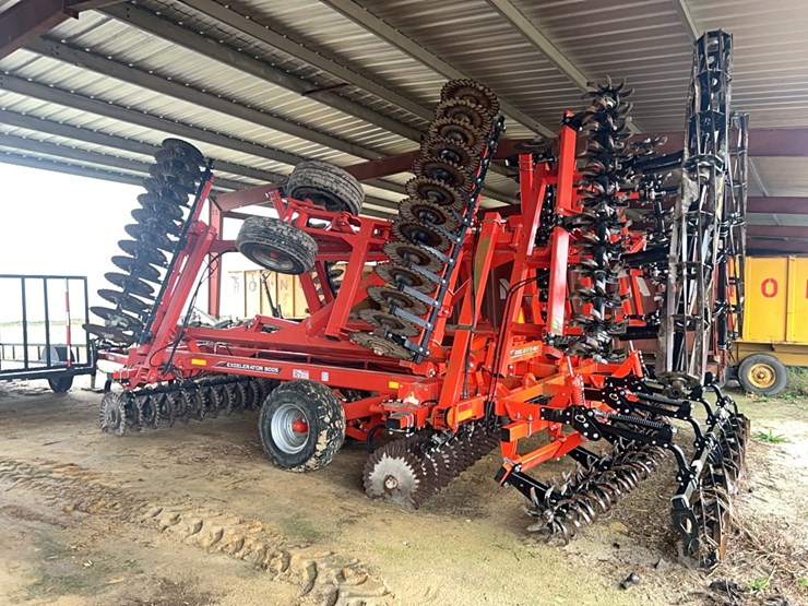 kuhn-excelerator-8005-vertical-tillage-image-10