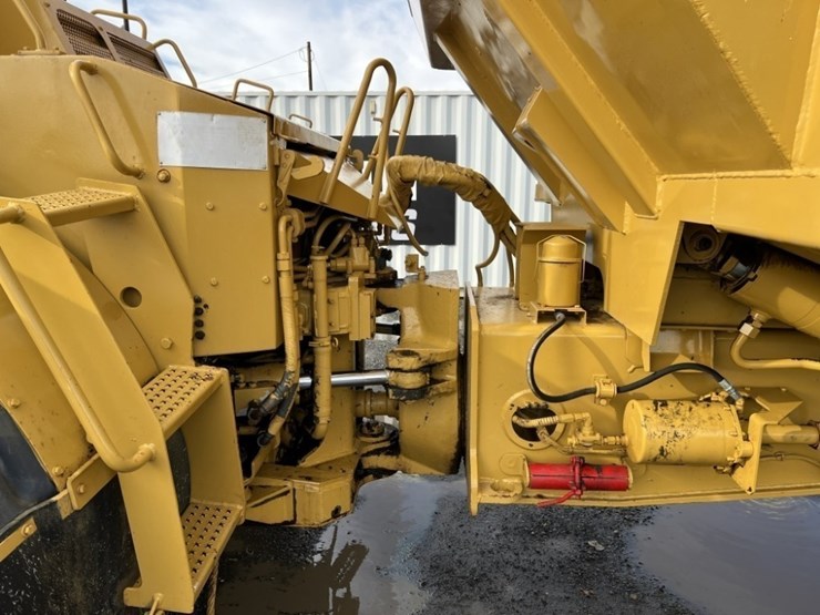 1995-caterpillar-d25d-image-12