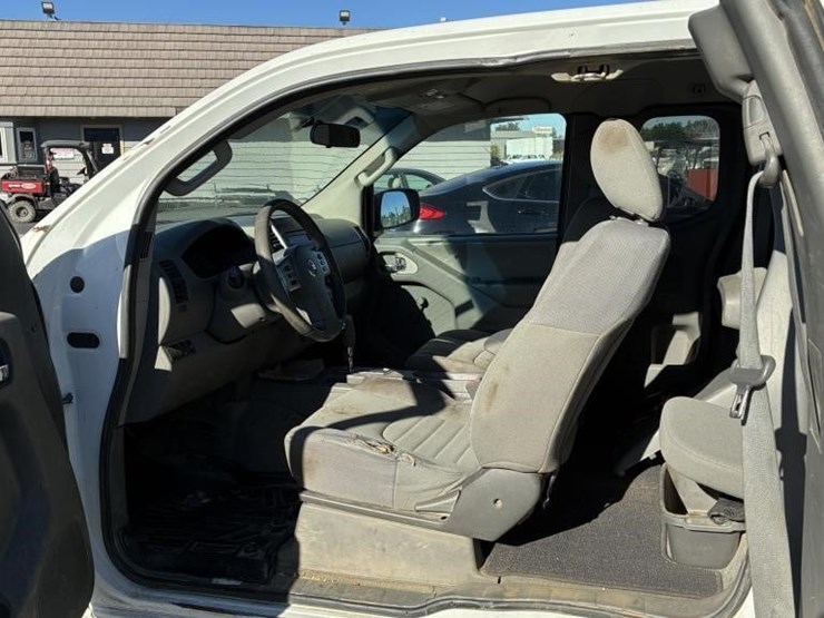 2016-nissan-frontier-image-10