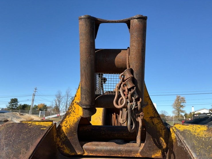 1985-john-deere-640c-image-25