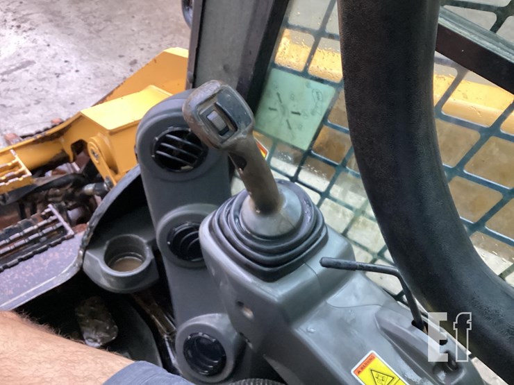 2017-caterpillar-289d-image-16