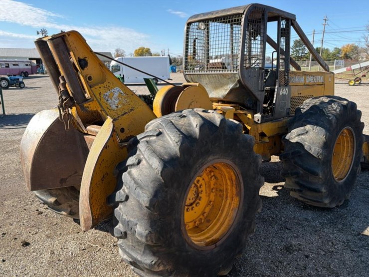 1985-john-deere-640c-image-5