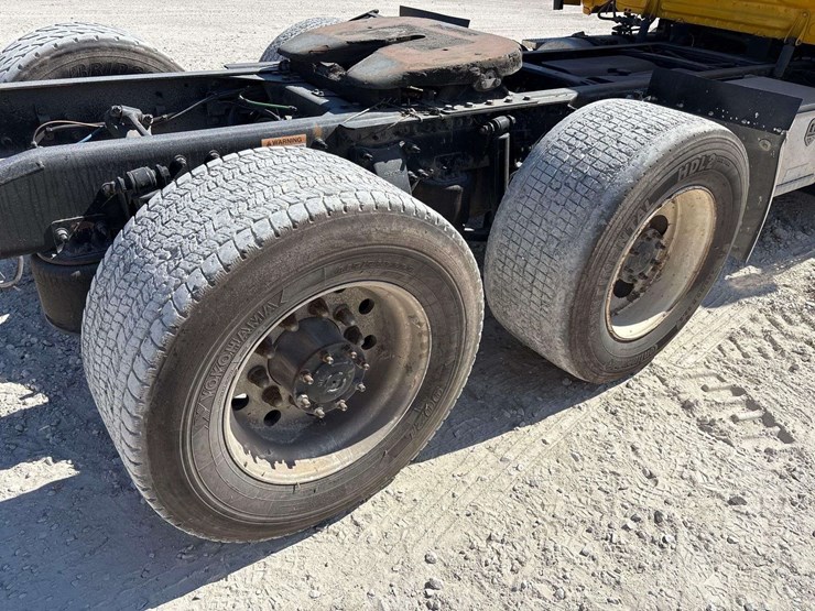 2017-freightliner-cascadia-125-image-29