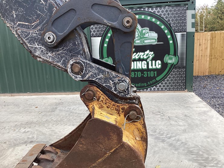 2017-deere-410l-image-12