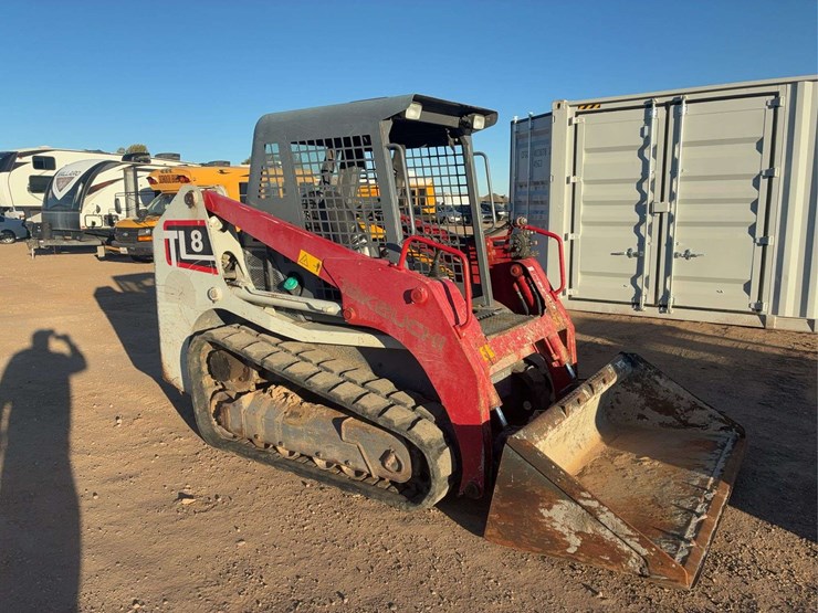 2019-takeuchi-tl8-image-1