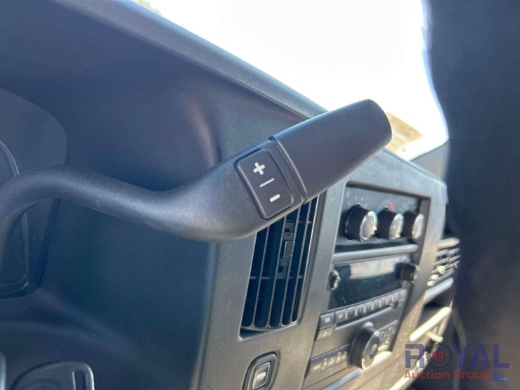 2012-gmc-3500-image-17