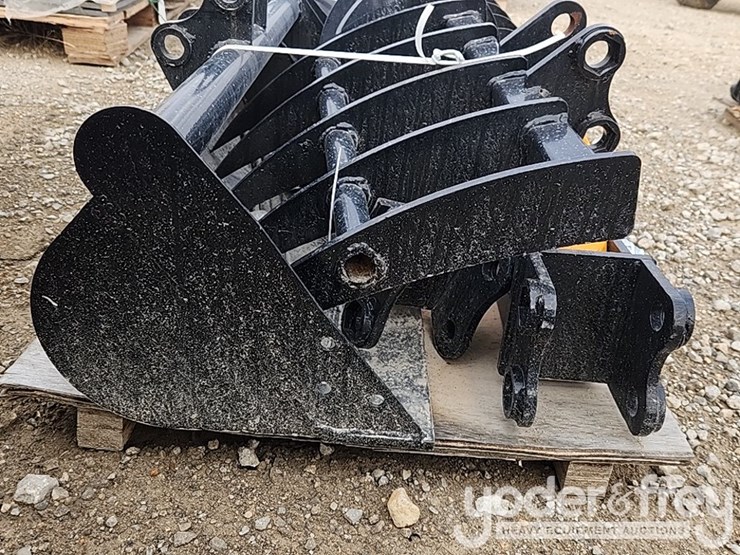 2025-caterpillar-301.8-image-5